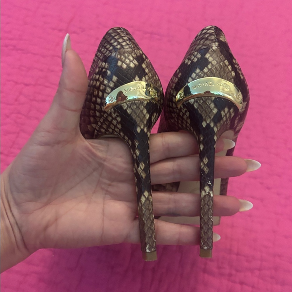 Michael Kors Brown and Tan Snake Print Heels, US7,5 - Picture 4 of 8